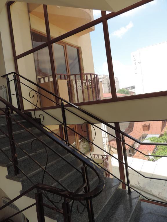 Begi Hotel Тбілісі Екстер'єр фото