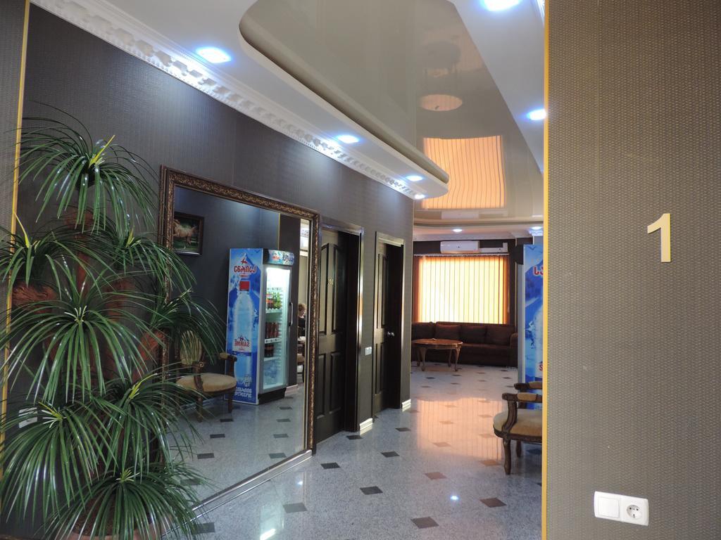 Begi Hotel Тбілісі Екстер'єр фото